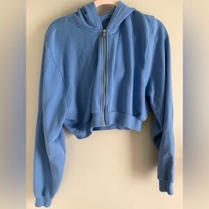 ALO Yoga Sweet Escape crop Zip-Up Hoodie
*SOLD* Out $118 retail